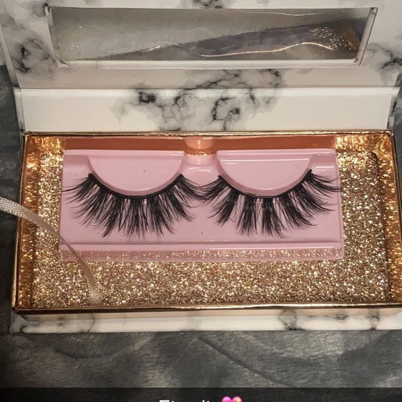 Faux mink lashes - Picture 7 of 8